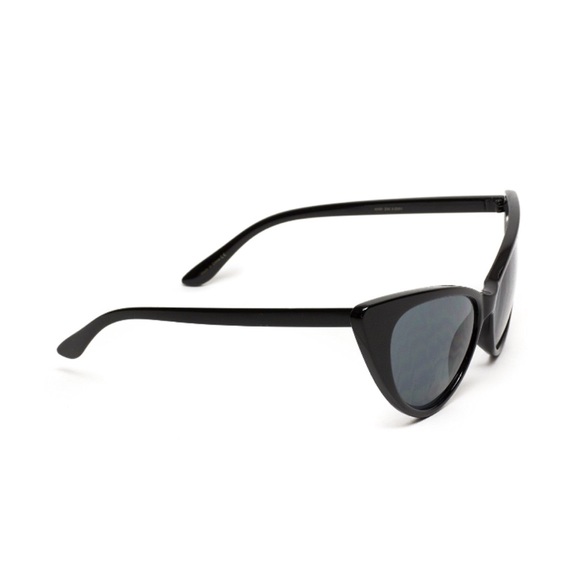 Retro Pointed Cat Eye Plastic Frame Sunglasses - Picture 6 of 6
